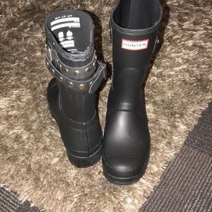 HUNTER
Black Original Short Wedge Stud Rain Boots